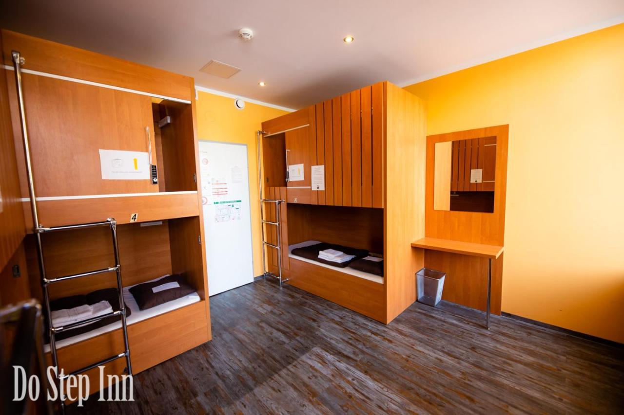 Do Step Inn Central - Self-Service-Hostel Vienna Exterior photo