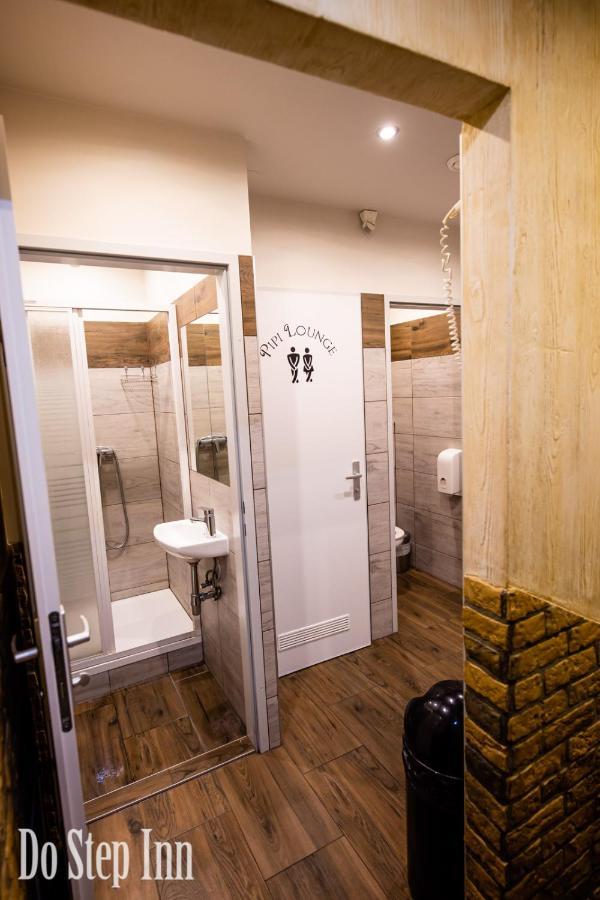Do Step Inn Central - Self-Service-Hostel Vienna Exterior photo