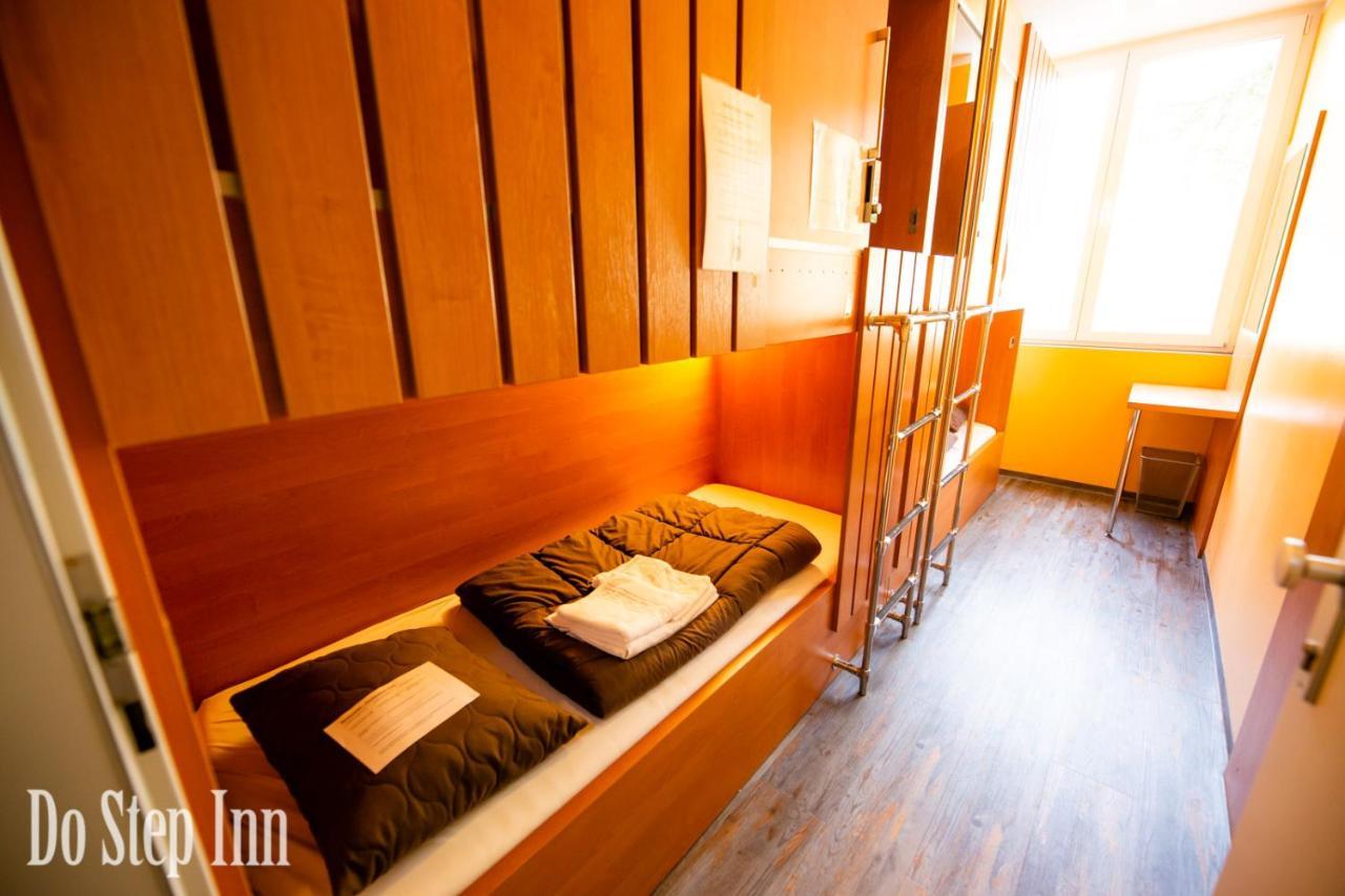 Do Step Inn Central - Self-Service-Hostel Vienna Exterior photo