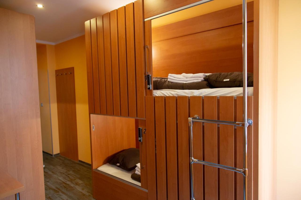 Do Step Inn Central - Self-Service-Hostel Vienna Exterior photo