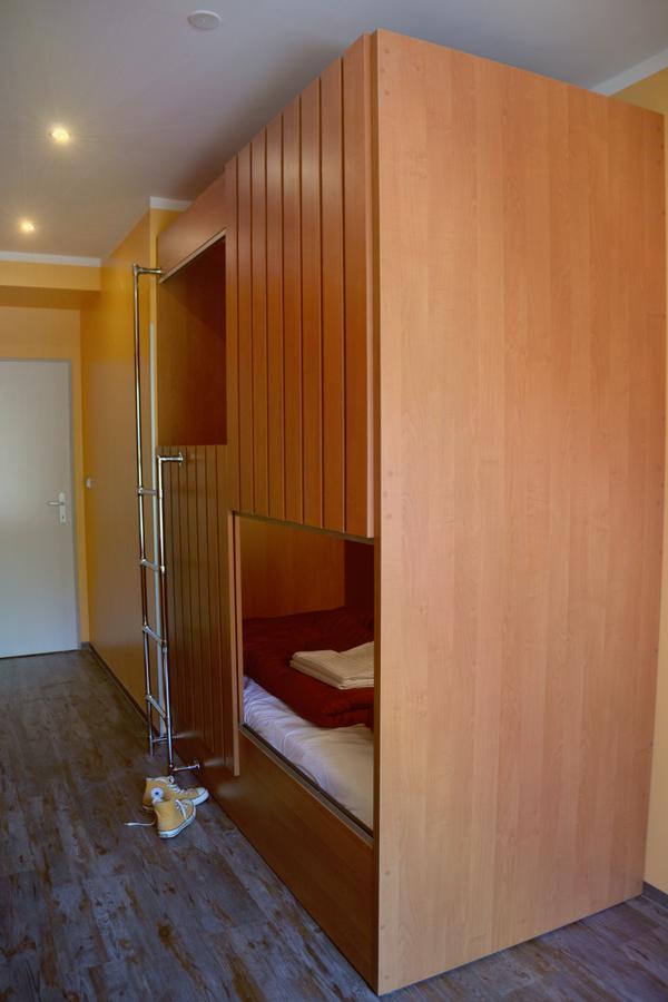 Do Step Inn Central - Self-Service-Hostel Vienna Exterior photo