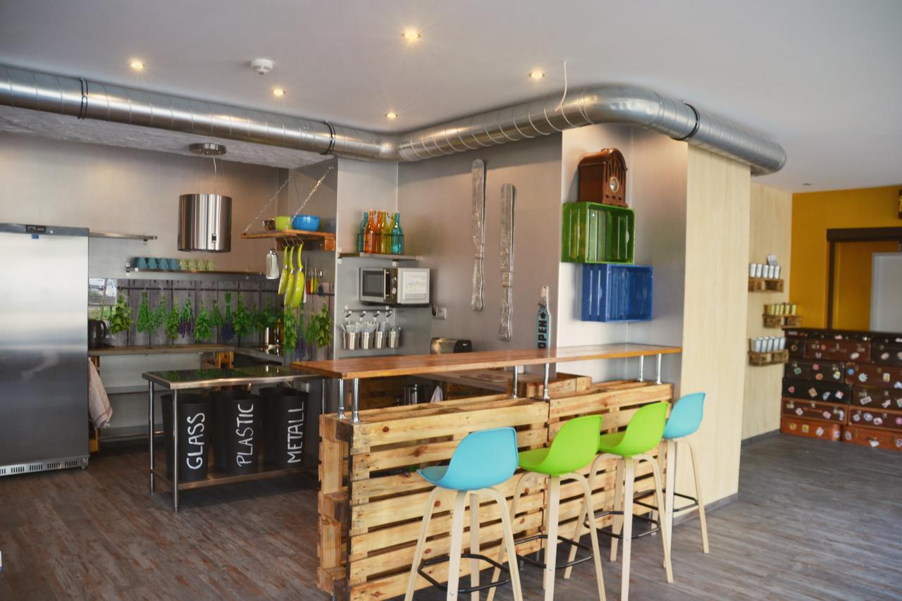 Do Step Inn Central - Self-Service-Hostel Vienna Exterior photo